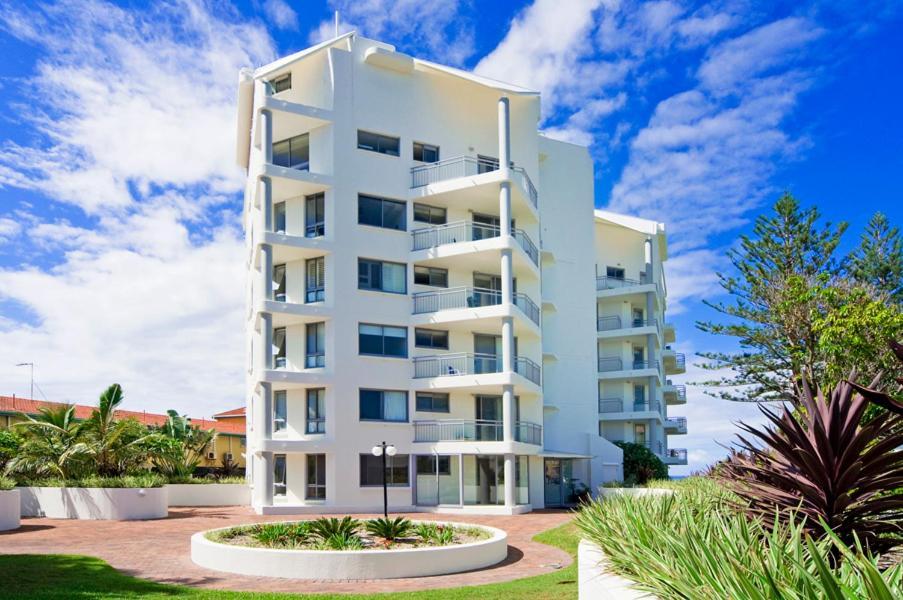 Oceanside Resort - Absolute Beachfront Apartments Gold Coast Exterior photo