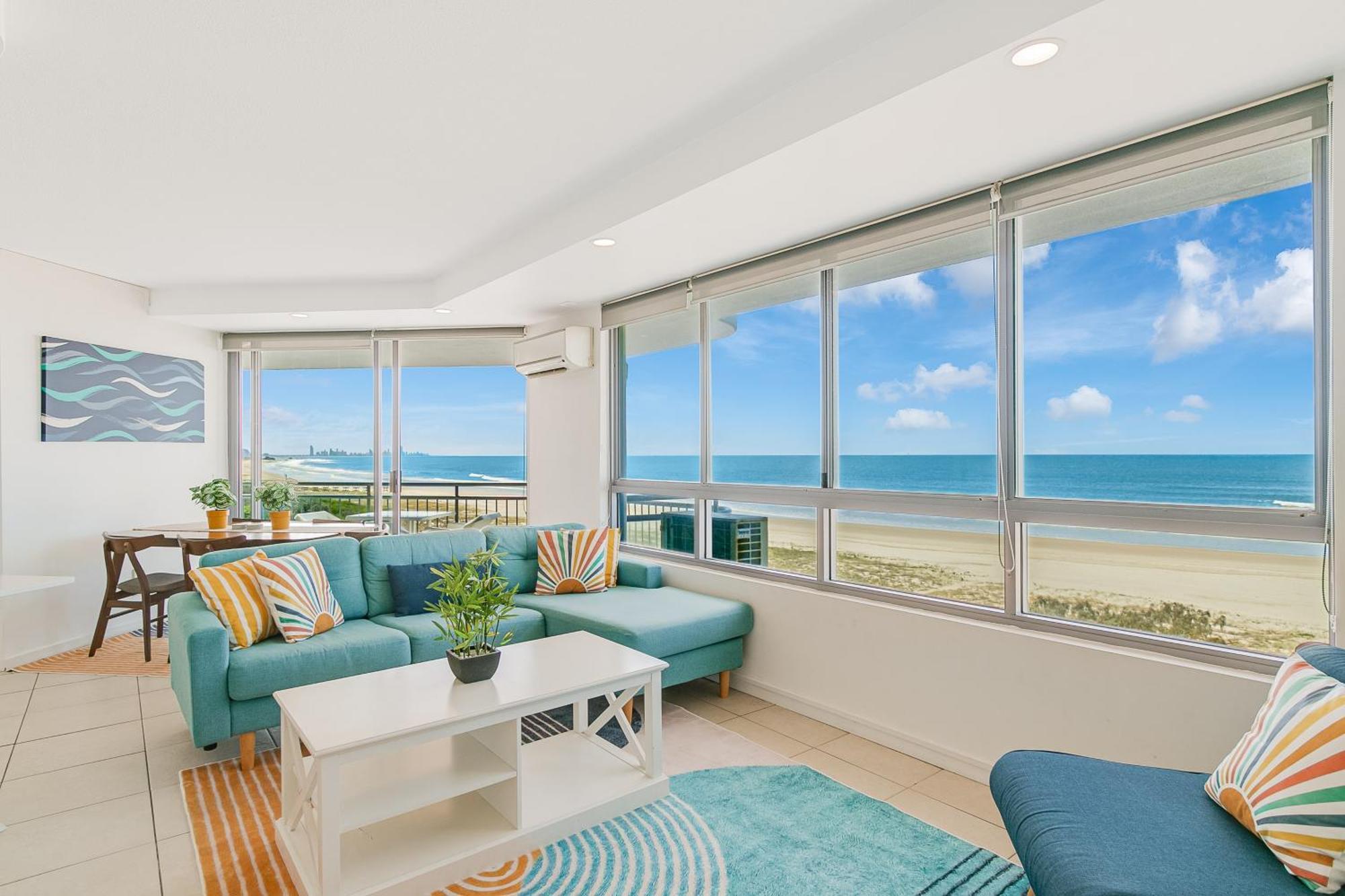 Oceanside Resort - Absolute Beachfront Apartments Gold Coast Exterior photo