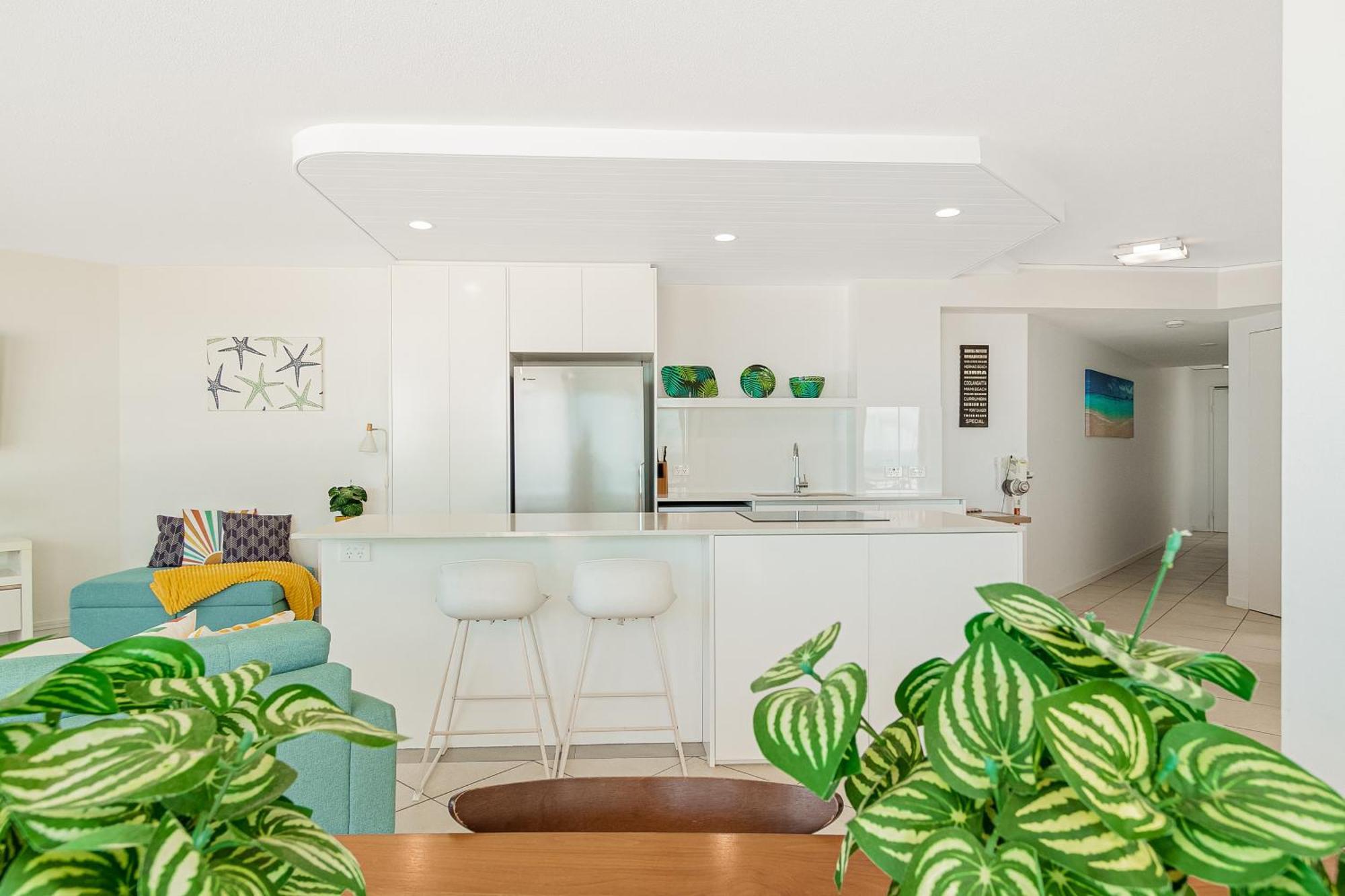 Oceanside Resort - Absolute Beachfront Apartments Gold Coast Exterior photo