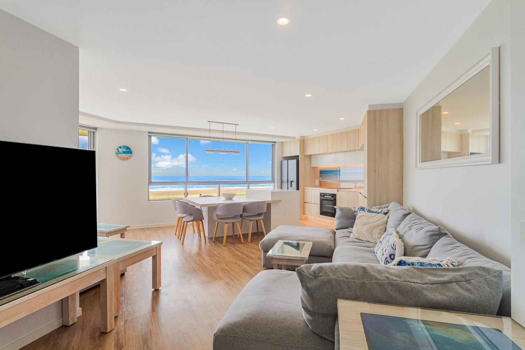 Oceanside Resort - Absolute Beachfront Apartments Gold Coast Exterior photo