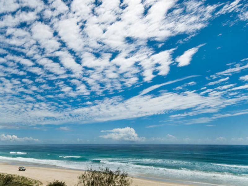 Oceanside Resort - Absolute Beachfront Apartments Gold Coast Exterior photo