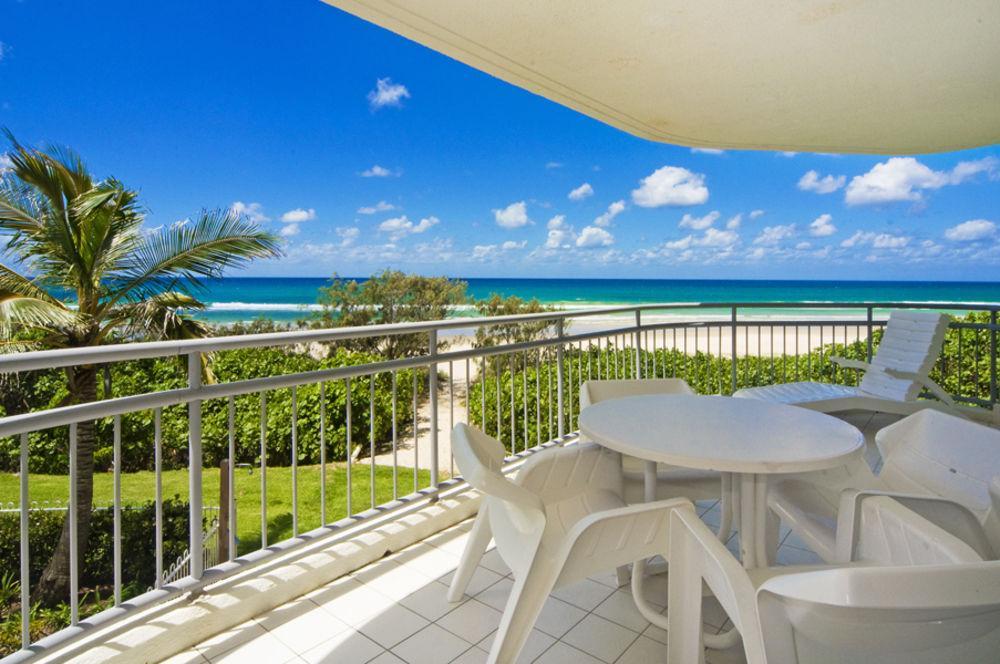 Oceanside Resort - Absolute Beachfront Apartments Gold Coast Exterior photo