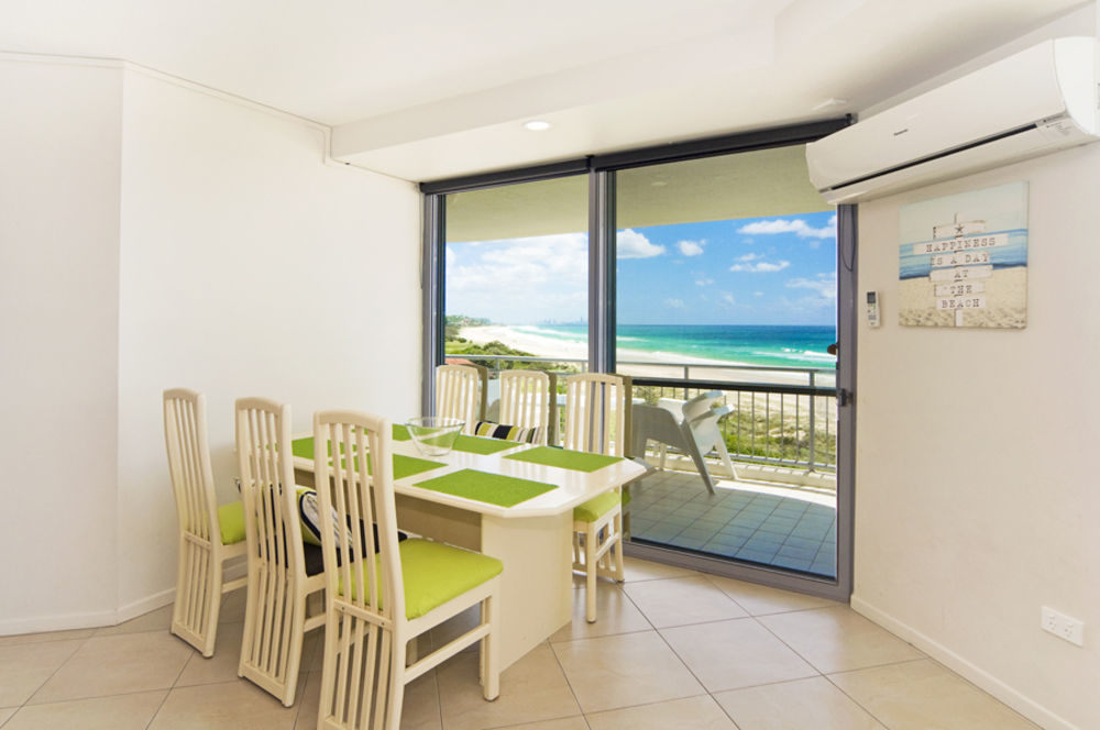 Oceanside Resort - Absolute Beachfront Apartments Gold Coast Exterior photo