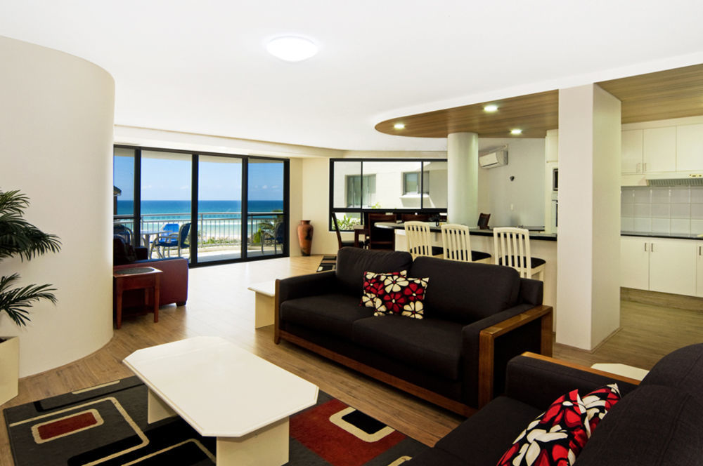 Oceanside Resort - Absolute Beachfront Apartments Gold Coast Exterior photo